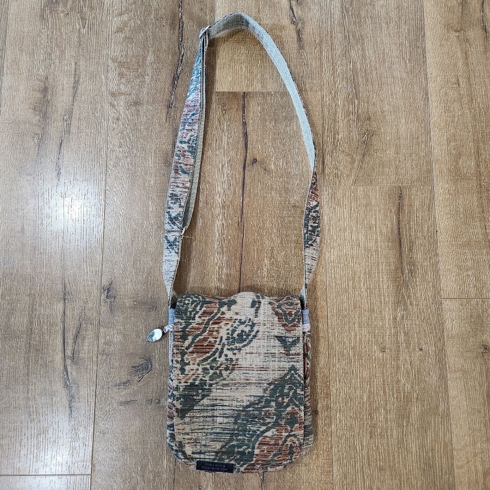 Woven Pattern Crossbody Bag in Green & Tan